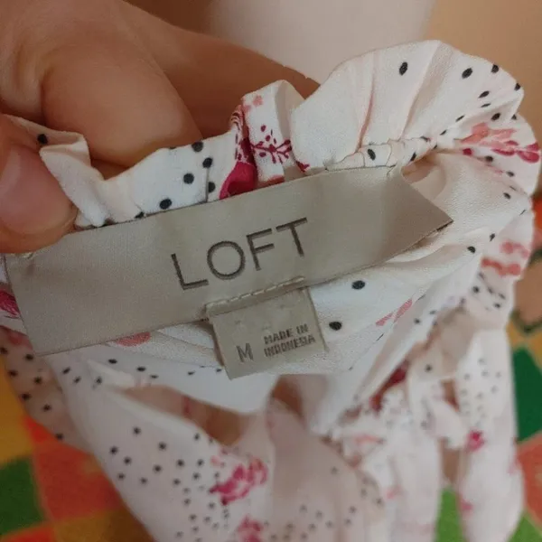 LOFT Size Medium M Sheer Floral Polka Dot Light Pink Blouse Flowy kawaii Cute - Image 9