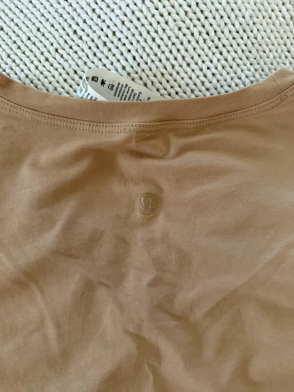 Lululemon Women’s Top - Image 3