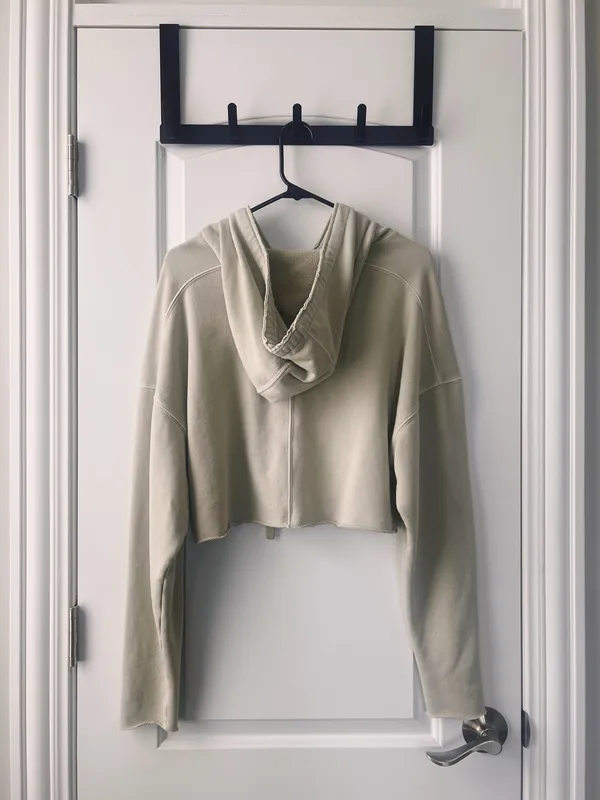 Alo Cropped Yoga Sweatshirt - Image 6