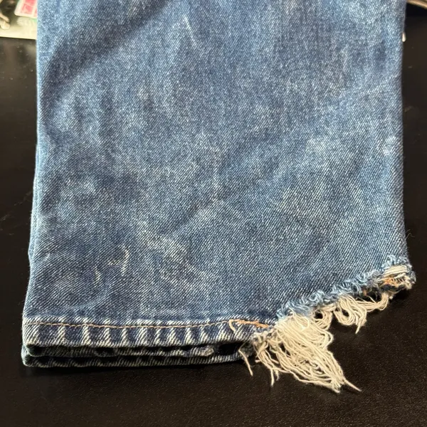 American Eagle Relaxed Mom Jeans Women’s Size 4 Medium Wash Frayed Hem - Image 8