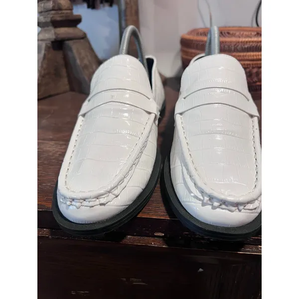 Steve Madden Goodman White Croc Embossed Penny Loafers Size 8.5 - Image 6