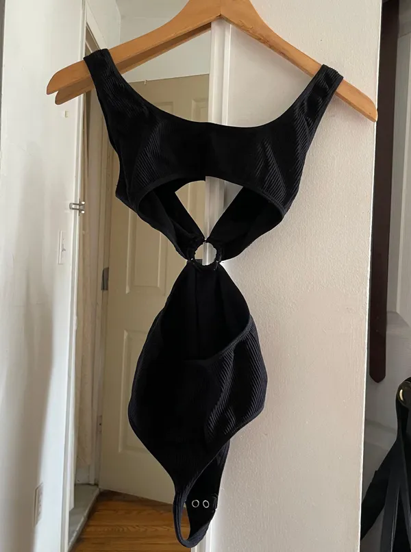 Black Cut Out Sleeveless Bodysuit - Image 6