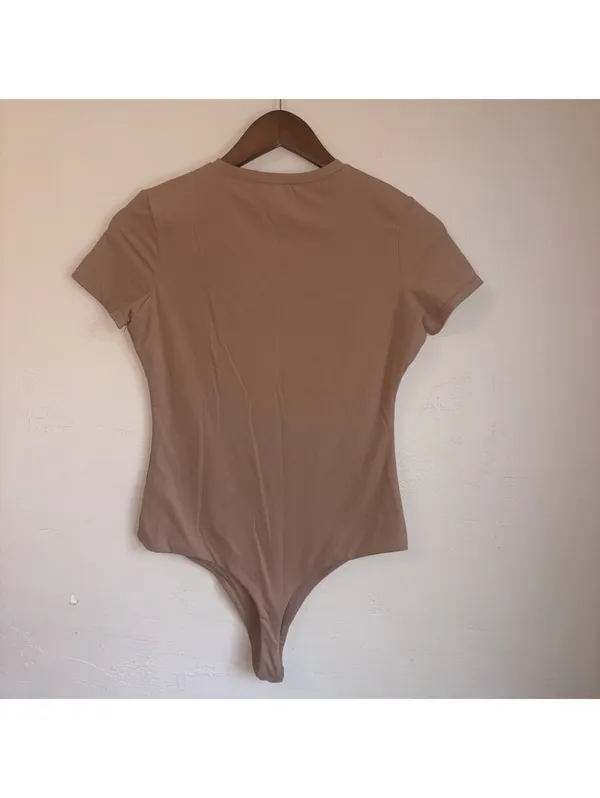 Pumiey Short Sleeve Bodysuit - Women's Size Medium - Crew Neck - Tan Nude - Image 5