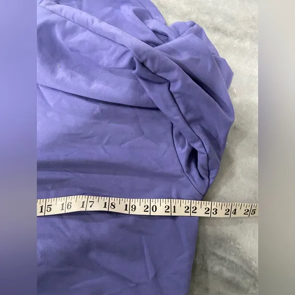PUMA Purple Cropped Hoodie Size L Keeps You Dry Athletic Pullover Sweatshirt - Image 3