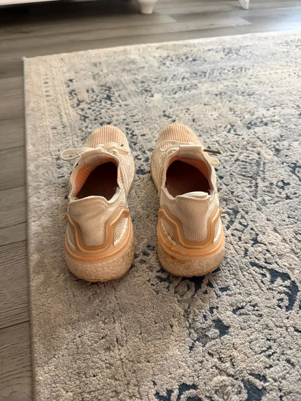 Adidas Tennis Shoes - Image 3