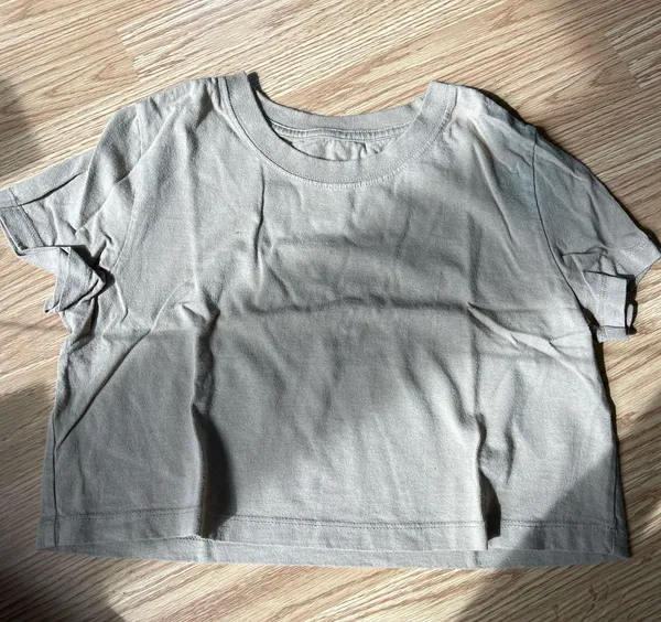 Urban Outfitters Tee Cropped - Image 2