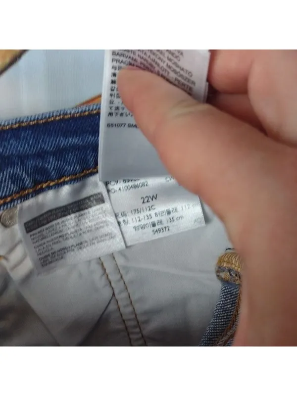 Levi's 501 shorts size 22W - Image 5