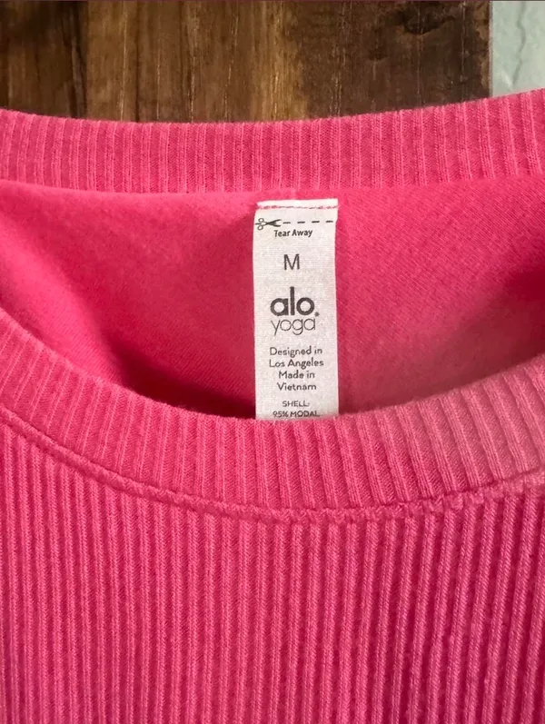 Alo Yoga Ribbed Manifest Top - Image 4