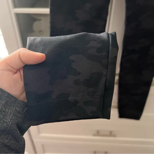 SPANX Gray and Black Camo Leggings‎ - Image 5