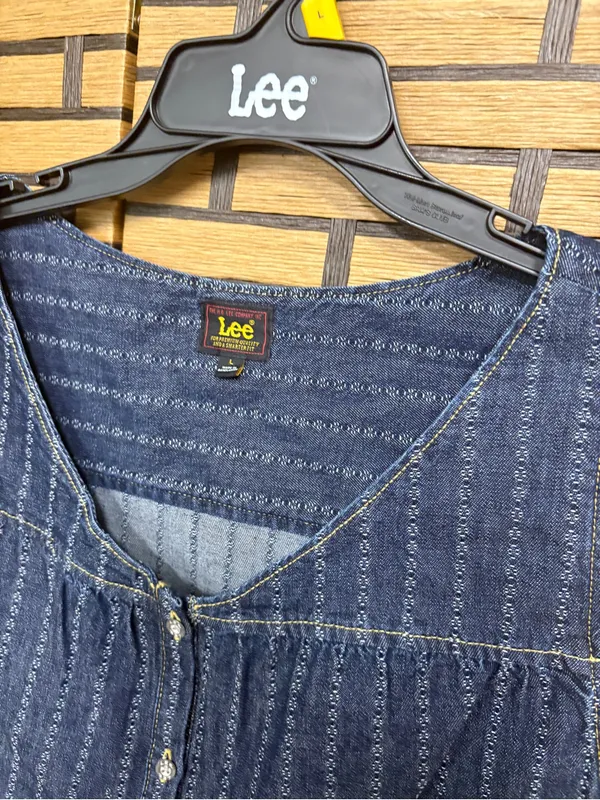 Lee Denim vest size large - Image 4