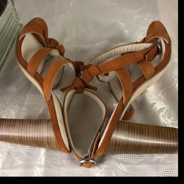 Anaki size 9.5 Paris tawny brown ankle strap heels - Image 5