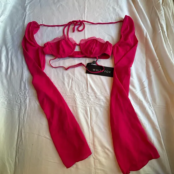 White Fox Pink Long Sleeve Crop Top - Image 2