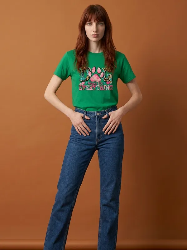 Gildan Women’s Antique Irish Green Premium Quality “ Dog Kisses fix Ever” T Shirt Sz L - Image 2