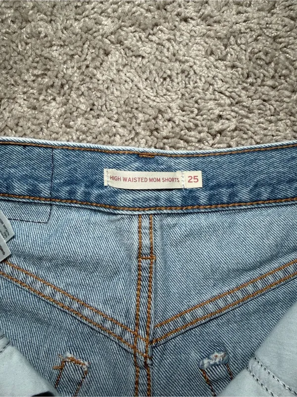 Levi’s Women’s High-Rise Mom Shorts - Image 3