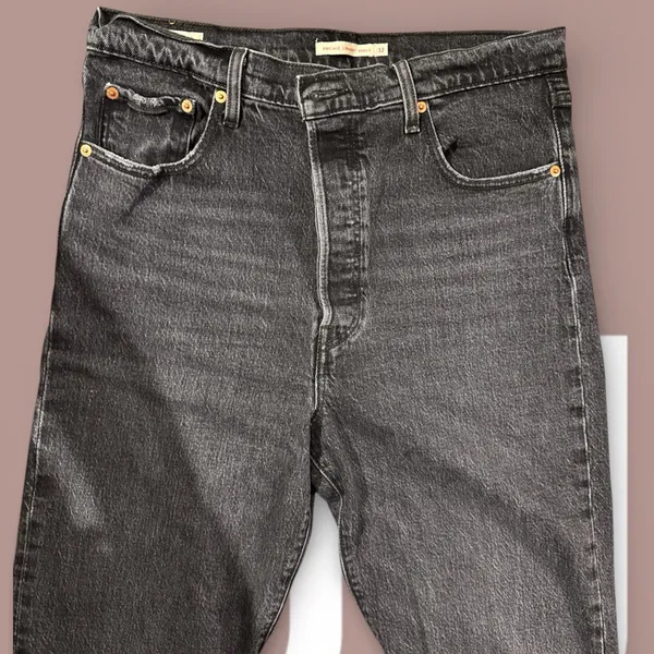 Great condition‎ Levi's
Ribcage Straight Ankle Jeans - Image 4