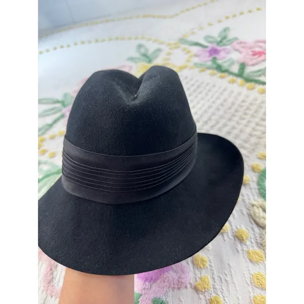 Vintage Betmar New York Black Wool Felt Cloche Hat Pleated Satin Ribbon‎ Band - Image 3