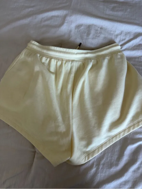 Yellow sweat shorts - Image 6