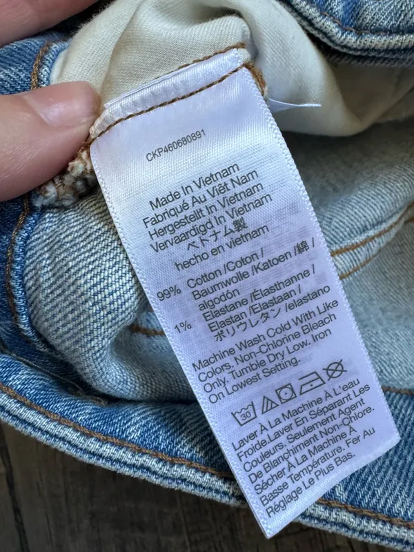 Madewell The Curvy Perfect Vintage Jean in Coney Wash- Size 26 - Image 7