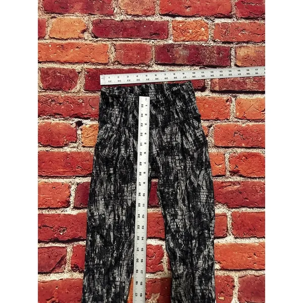 Lululemon leggings size 0 - Image 4