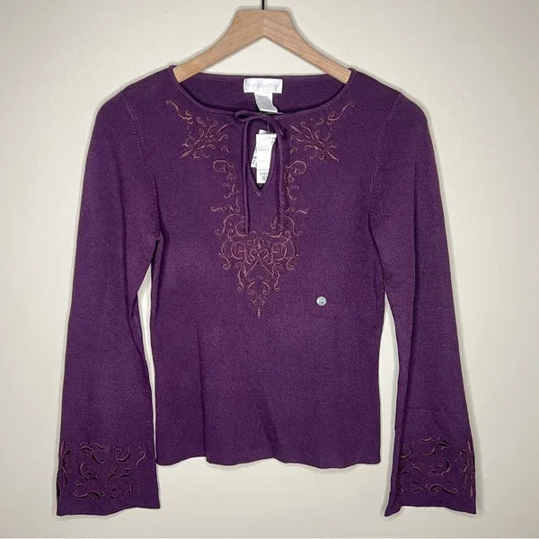 Worthington Mulberry Stretch Ribbed Knit Embroidered‎ Flare Sleeve Keyhole Top - Image 2