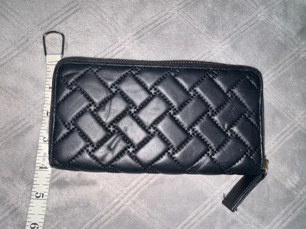 Kurt Geiger black quilted leather zipper wallet black - Image 3