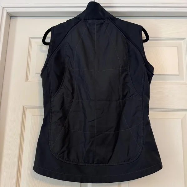 Women's Nike ACG Vest Size M Black Running - Image 2
