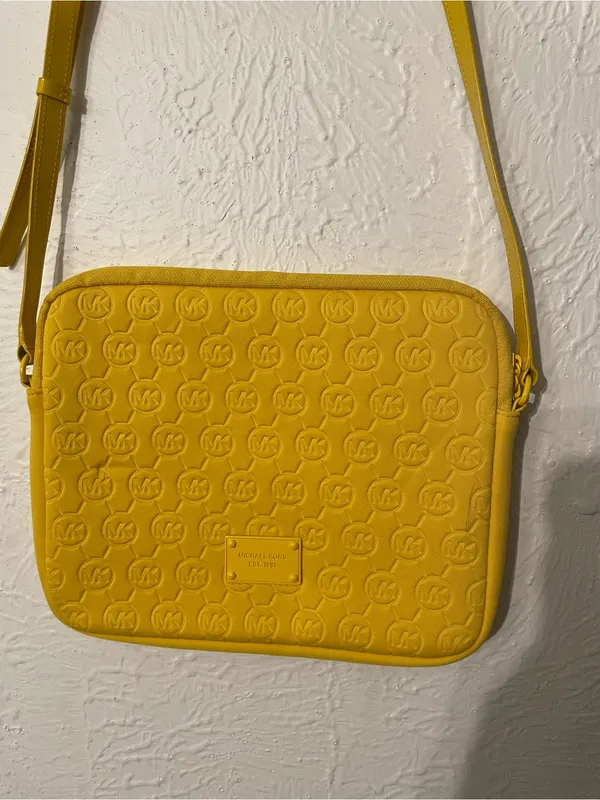 Michael Kors Neoprene Tablet Case Yellow Quilted MK Crossbody Shoulder Bag - Image 3