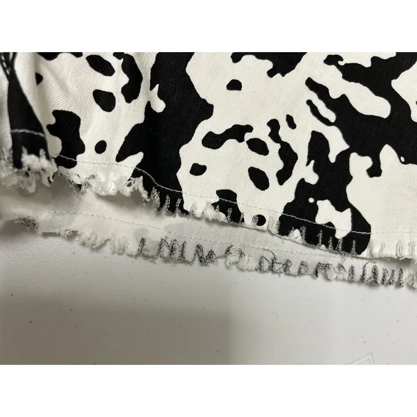 Wisteria Lane Black and White Cow Print Farm Animal Denim Jean Shorts Size M - Image 3