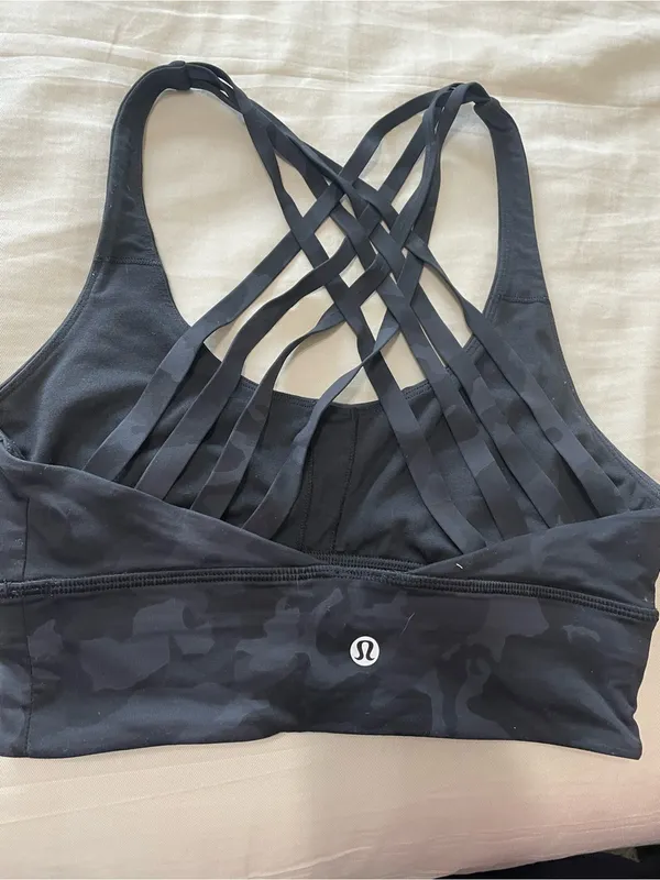 Strappy lululemon Black Camo Sports Bra size 4 - Image 3