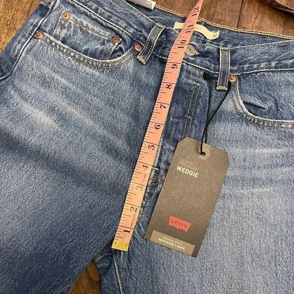 Levi's NEW Wedgie Jeans  - Image 12