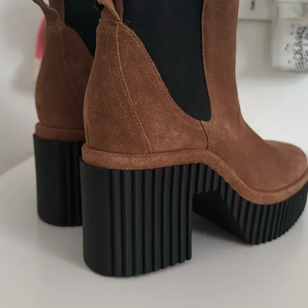 Gianni Bini Tan and Black Ankle Boots with Platform Sole NWOT - Image 3