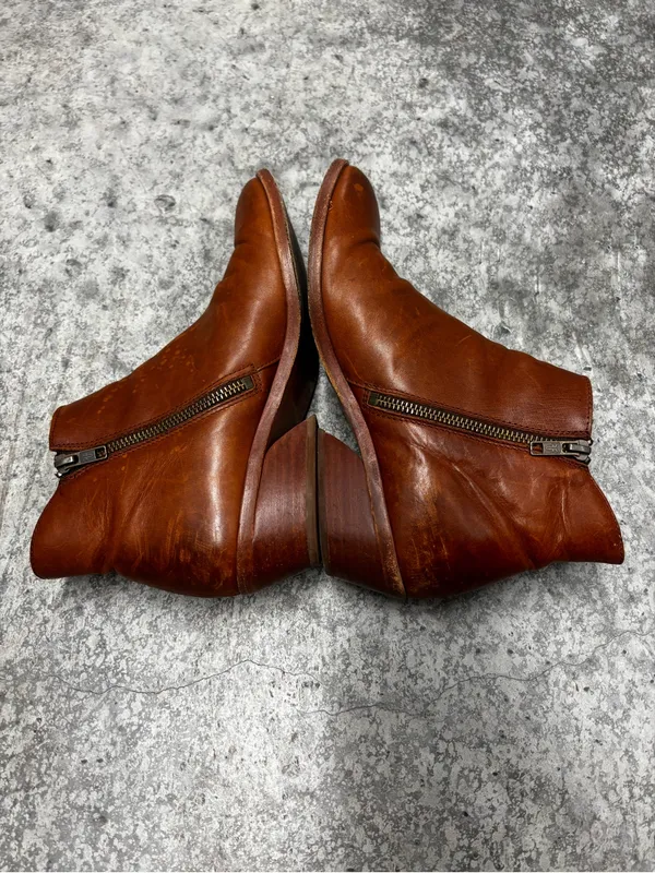 Frye Carson  piping bootie size 7.5 - Image 4