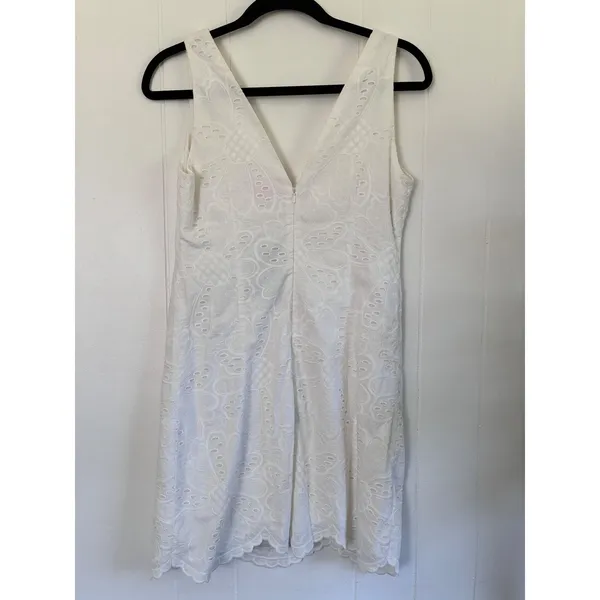 Lilly Pulitzer Madden Dress Resort White Jumbo Petal Eyelet Scalloped Size 6 - Image 2