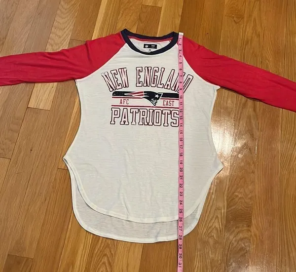 𝅺nfl womens New England patriots t-shirt size medium. - Image 5