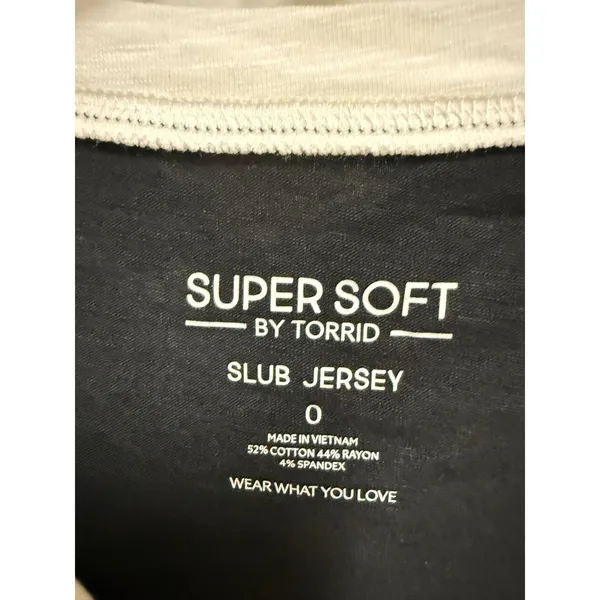 Torrid M/L 10/12 Super Soft Varsity V-Neck Tee Black White Collegiate NWT - Image 13