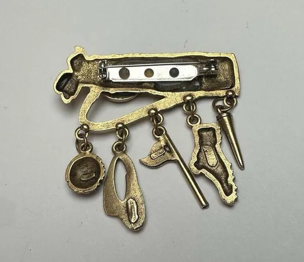 Golf Club Bag With Golfing Charms Brooch Pin Gold Tone - Image 7