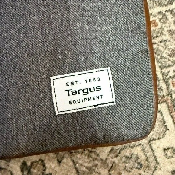 NEW Targus 15.6" Strata II Laptop Sleeve with Handles - TSS937 - Image 6