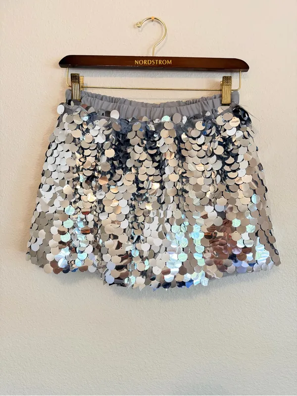 NWT Spirit Halloween sequinned mini skirt, silver tone large round sequin, sz L - Image 2