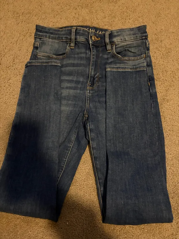 American Eagle light wash skinny jeans - Image 2