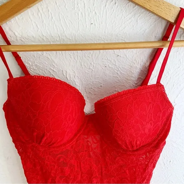 VICTORIA'S SECRET The Lacie Red Push Up Slip Sz Medium - Image 2