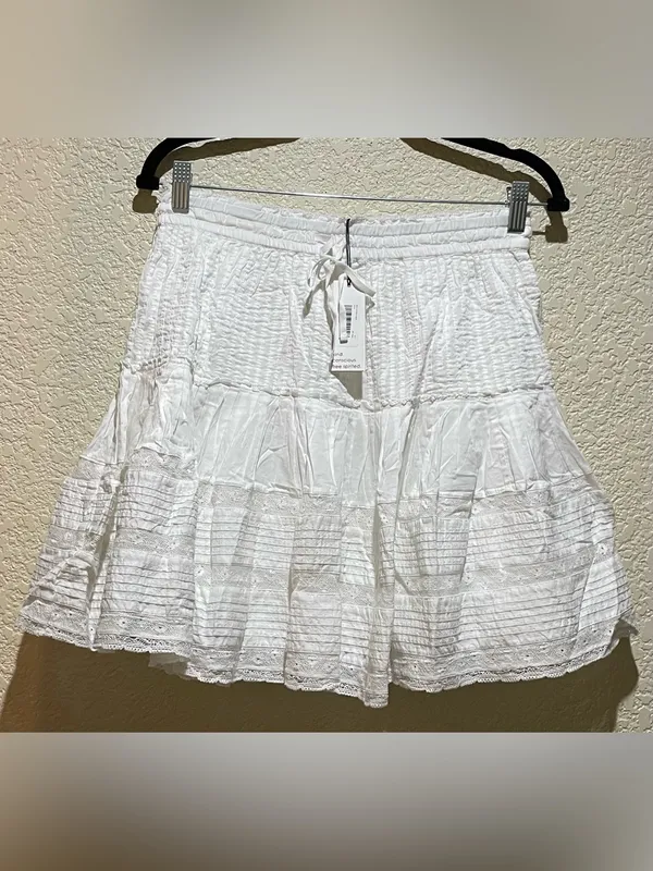 Unsubscribed Brand NWT White Tiered Mini Skirt with Lace Trim Size XS - Image 2