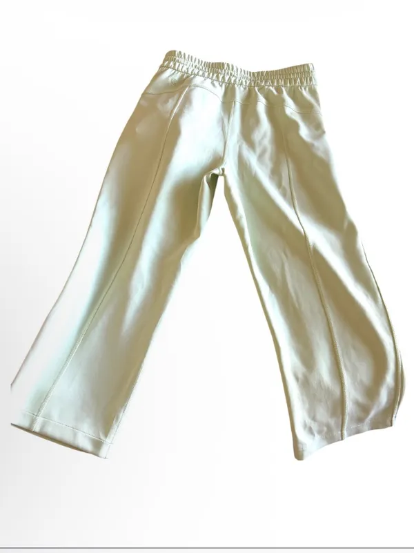 Lululemon Athletica high rise straight leg crop softstream pant - Image 4
