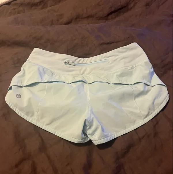 Lululemon Women's Hotty Hot Low Rise Size 4 Work Out Running Short 2.5" blue - Image 4