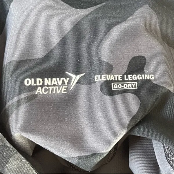 Old Navy Camo Print Joggers Leggings Womens XS Go Dry Elevate - Image 4