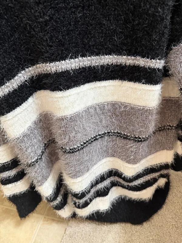 Soft fluffy cardigan by Daytrip size small - Image 6