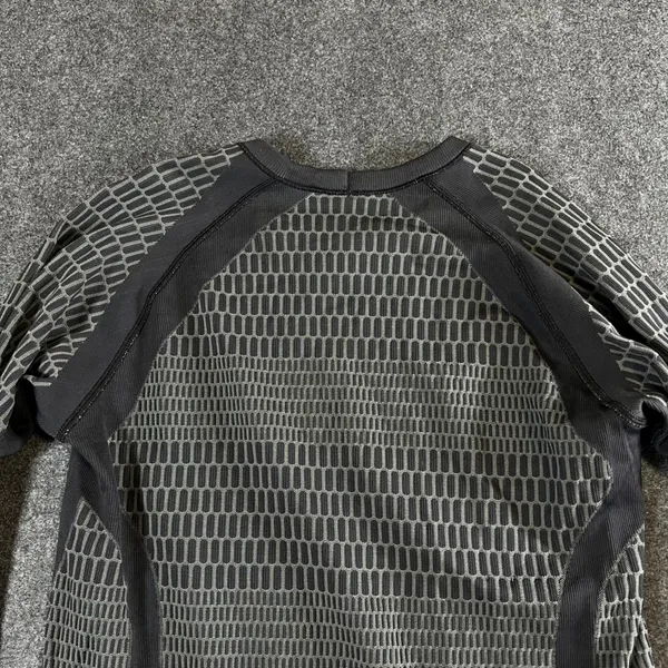 Lululemon Rest Less Pullover Long Sleeve Top Black Grey Honeycomb Size 6 - Image 10