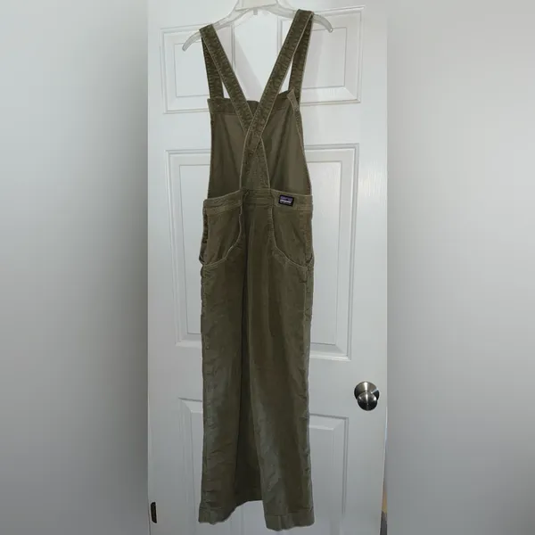 Patagonia Organic Cotton Women's Stand Up Cropped Corduroy Overalls Sage Khaki - Image 12