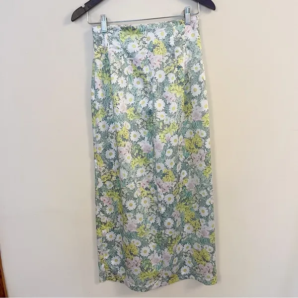 Zara Daisy Meadow Floral Printed Satin Midi Skirt Size XS Bloggers Fave Holiday - Image 5
