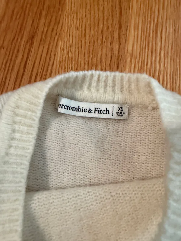 Abercrombie Sweater - Image 3