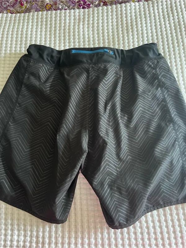 Title Nine Black Women's Athletic Shorts - Breathable Chevron Performance Size M - Image 4